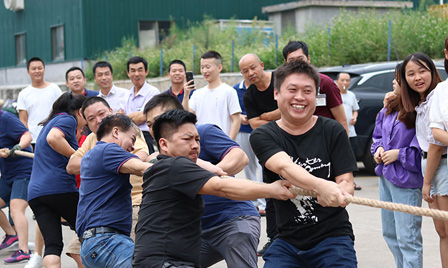 DARIUS employee tug-of-war